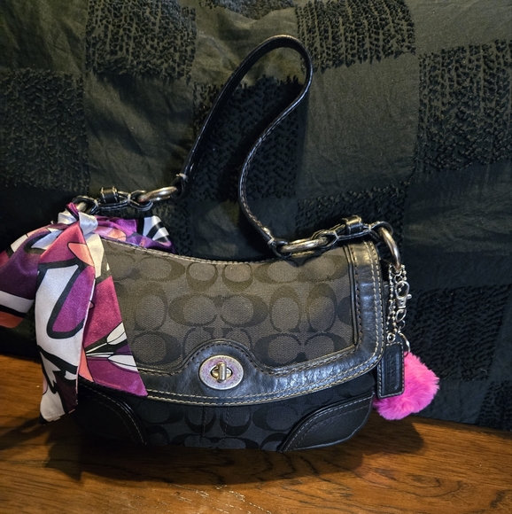 Black Coach Chelsea Soho Signuture Shoulder Bag - Picture 1 of 12